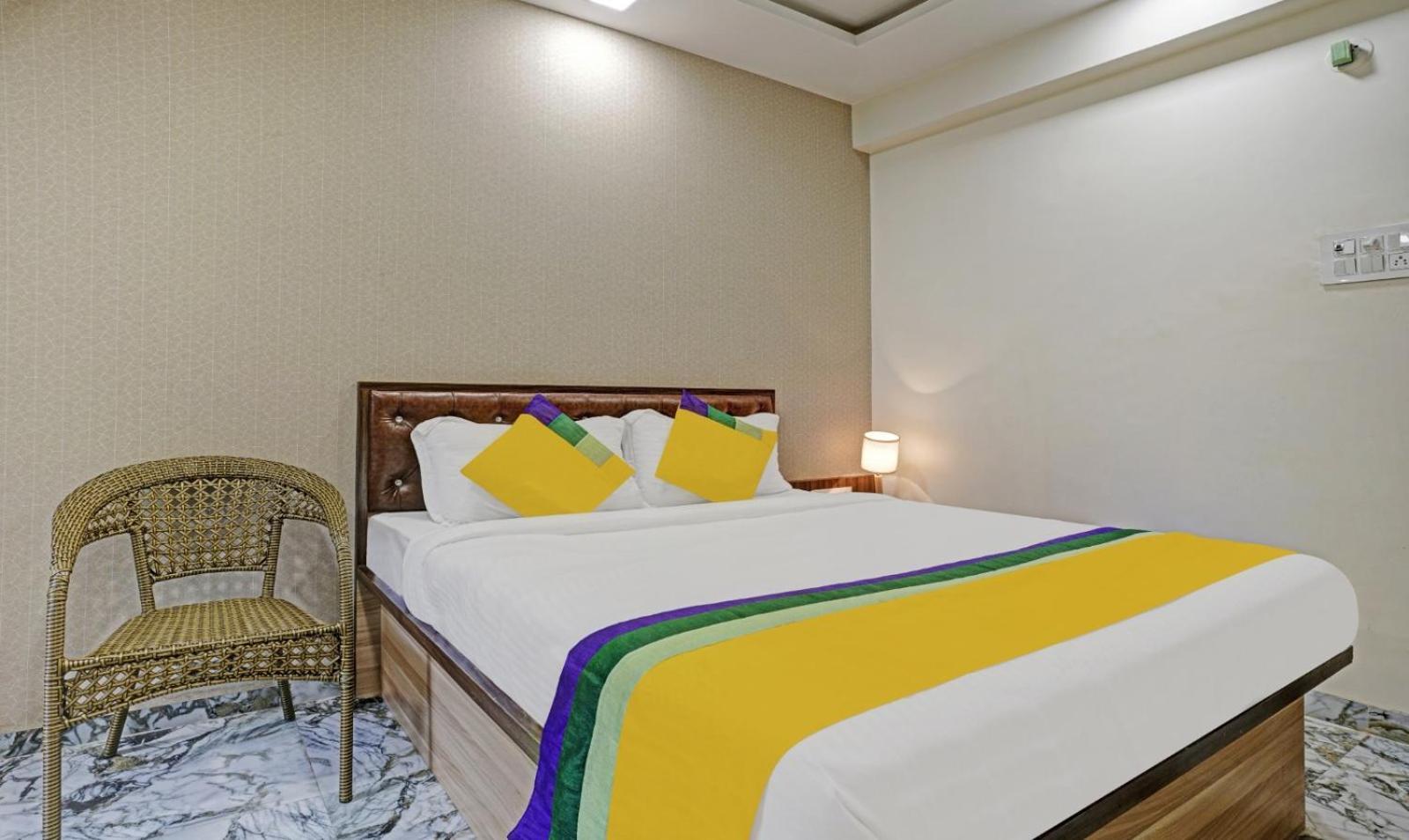 Glitz Hotels Golden Birds - Mahape, Наві-Мумбаї Екстер'єр фото