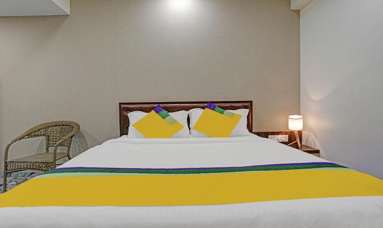 Glitz Hotels Golden Birds - Mahape, Наві-Мумбаї Екстер'єр фото