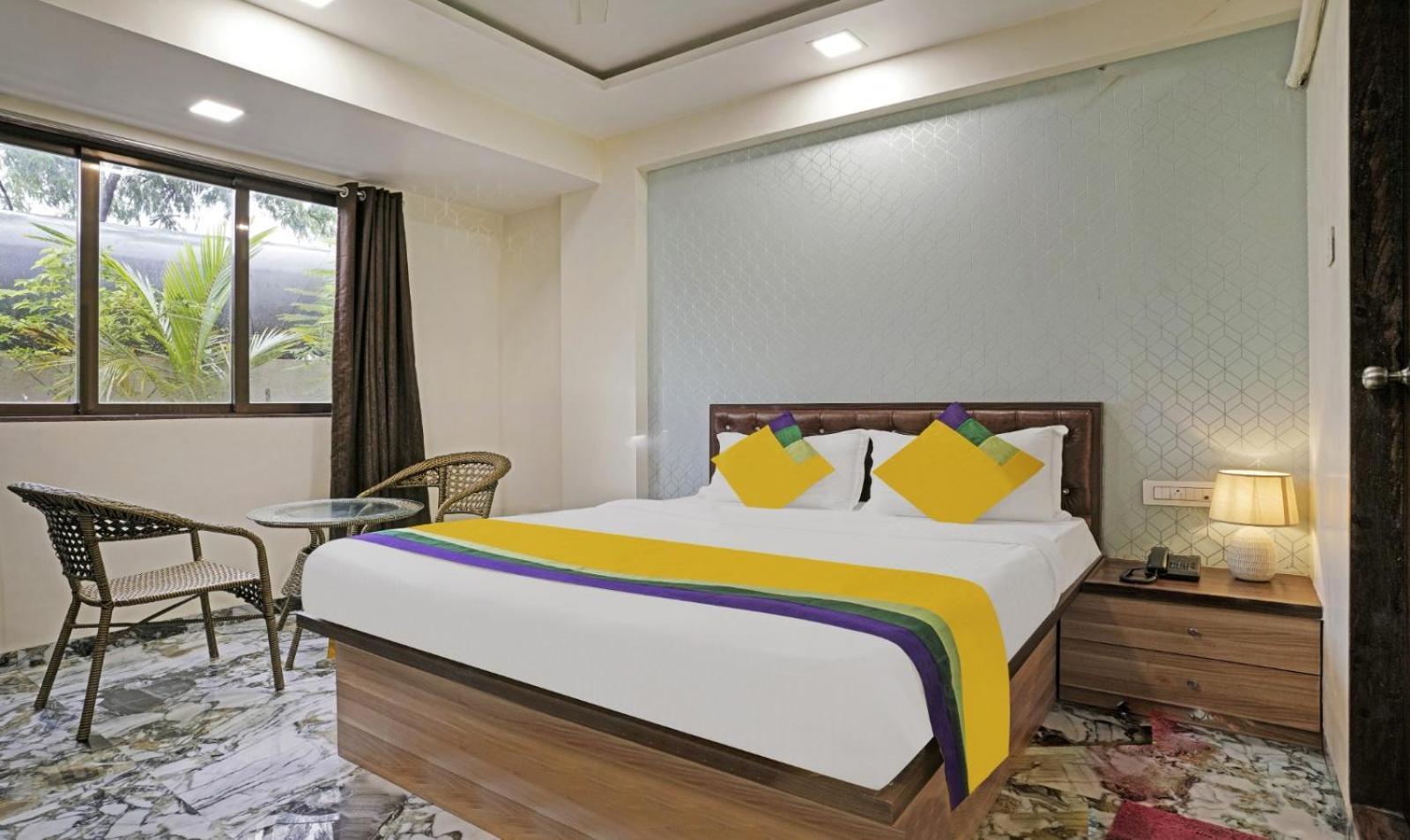 Glitz Hotels Golden Birds - Mahape, Наві-Мумбаї Екстер'єр фото